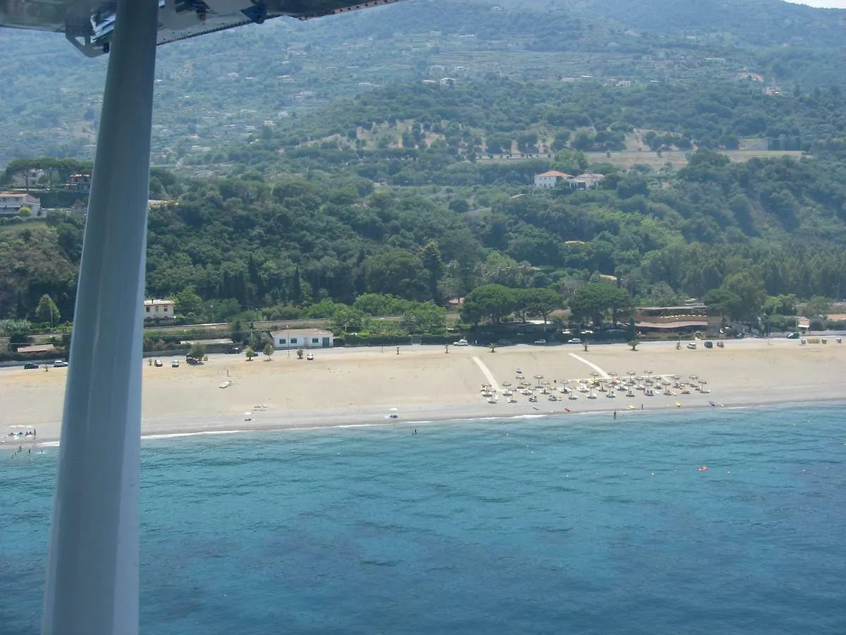 Holiday home Casa Draco Villa Gioiosa Marea Italy